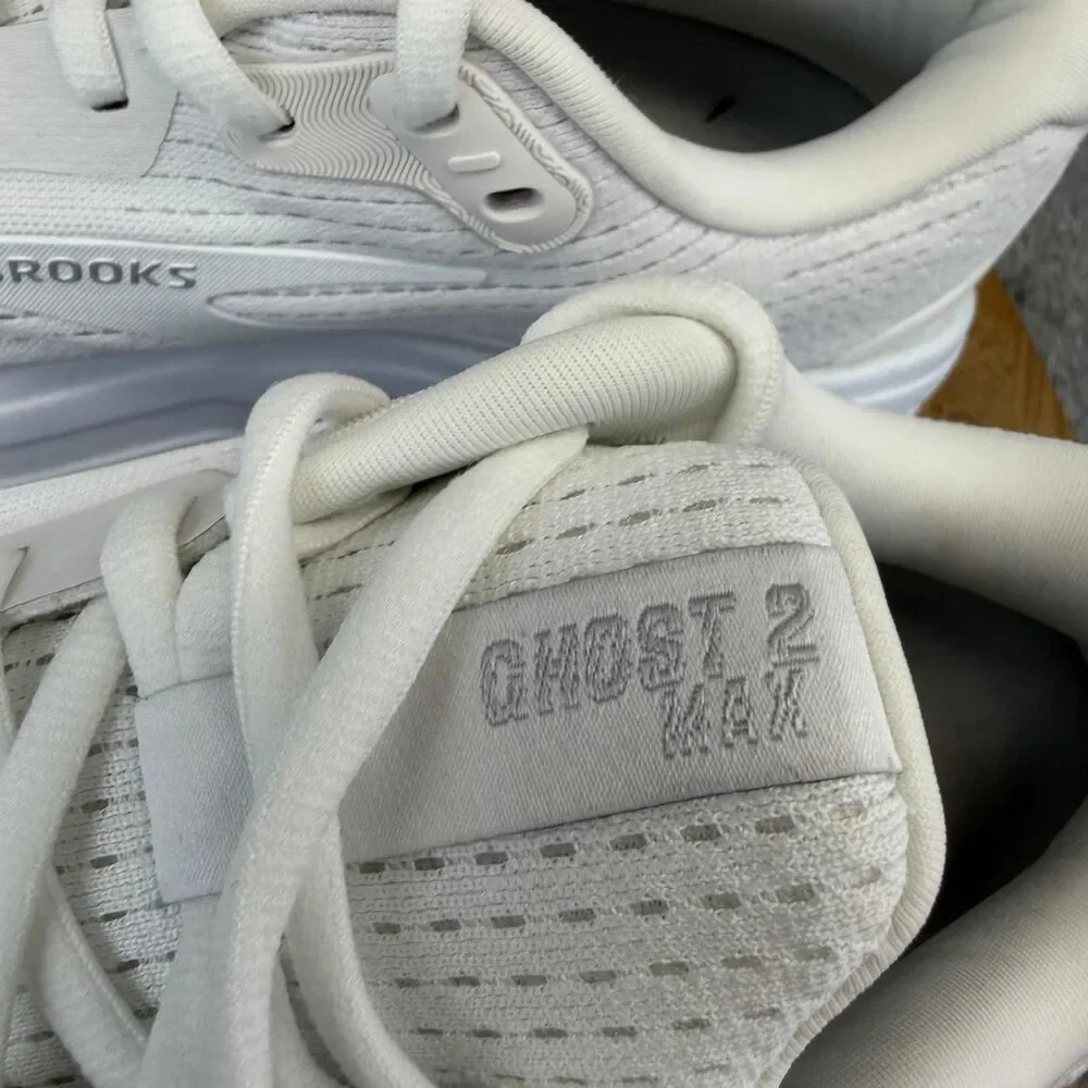 Brooks Ghost Max 2 Shoes Womens Size 7.5 White Running Sneakers 1204201B168